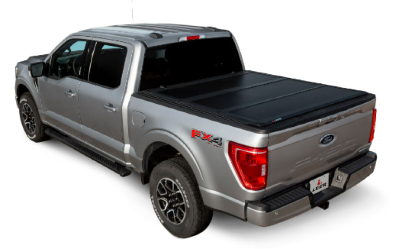 Leer Group 650170 | LEER 2014-18 GM Silverado/Sierra HF650M 6Ft6In Tonneau Cover - Folding; 2014-2018