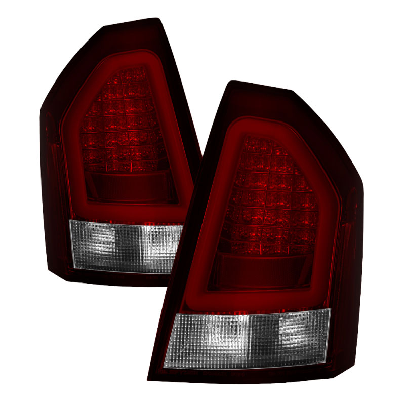 SPYDER 5083333 | Spyder Chrysler 300 Version 2 Light Bar LED Tail Lights - Red Clear - (ALT-YD-CHR305V2-LED-RC); 2005-2007