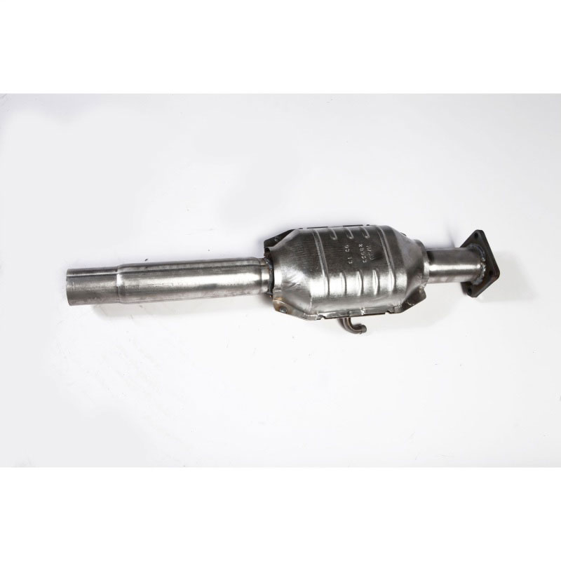 Omix 17604.02 | Catalytic Converter 84-90 Cherokee and Wrangler; 1984-1990