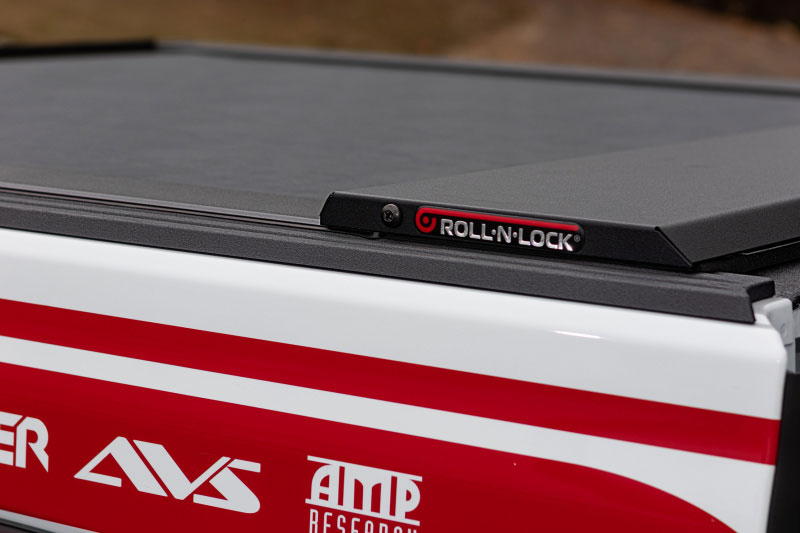 Roll-n-lock lg496m | Roll-N-Lock 2020 Jeep Gladiator 5ft bed M-Series Retractable Tonneau Cover; 2020-2024