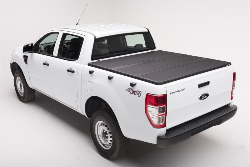 Extang 83995 | 09-13 Nissan Frontier (6ft Bed) (w/ or w/o Track Sys) (6ft) Solid Fold 2.0; 2009-2013